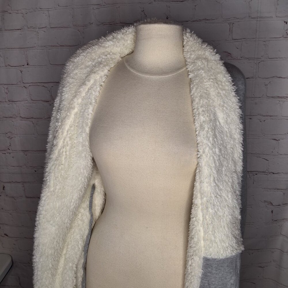 Splendid Sherpa Robe - Picture 6 of 9